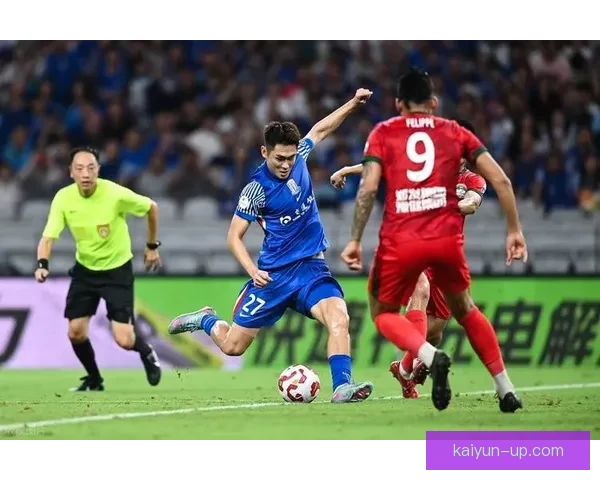 上海申花近期表现稳健，反击战术效果显著，竞争力增强。