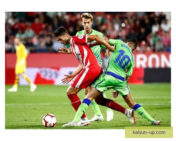 西甲赫罗纳表现稳健，逐渐迎来复兴之路